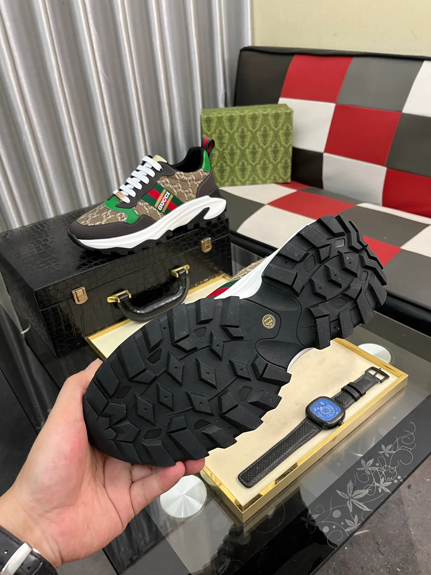 Men's shoes 💰458⌚️⌚️ Gucci •Gucci original quality. ~ Unique modern style sneakers. 🏃A must-have casual shoe for trendy men😍😍 Original brand imported from Italy, imported original leather, sheep lining (refuses to discolor and grind feet) Sole: Original sole provided by the original factory, French lazy style design ⚠️Fit to the feet, original quality attached, super comfortable original sole, code number: 38-444️⃣Colors available